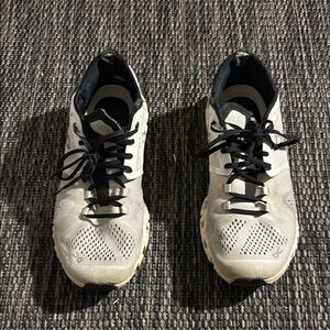 On cloud Cloud X 3 shoes